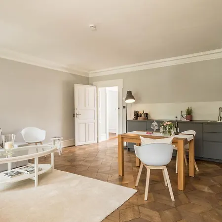 Apartment Schloss Kirchberg - Rose
