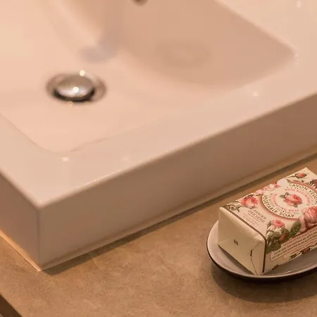 Schloss Kirchberg - Rose اممنستاد ام بودينسي