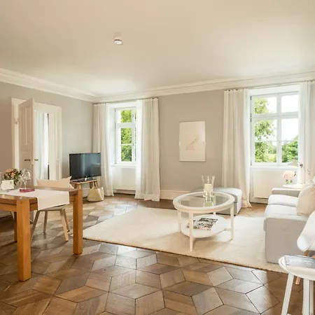 Apartament Schloss Kirchberg - Rose