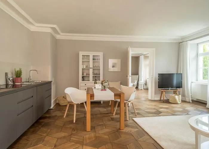 Schloss Kirchberg - Rose *